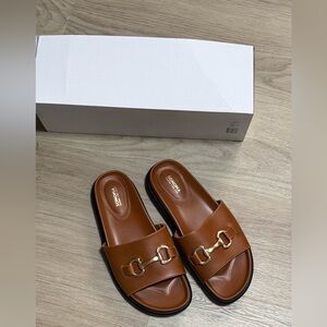 Sonoma Tan Leather Slide Sandals with Gold Accent